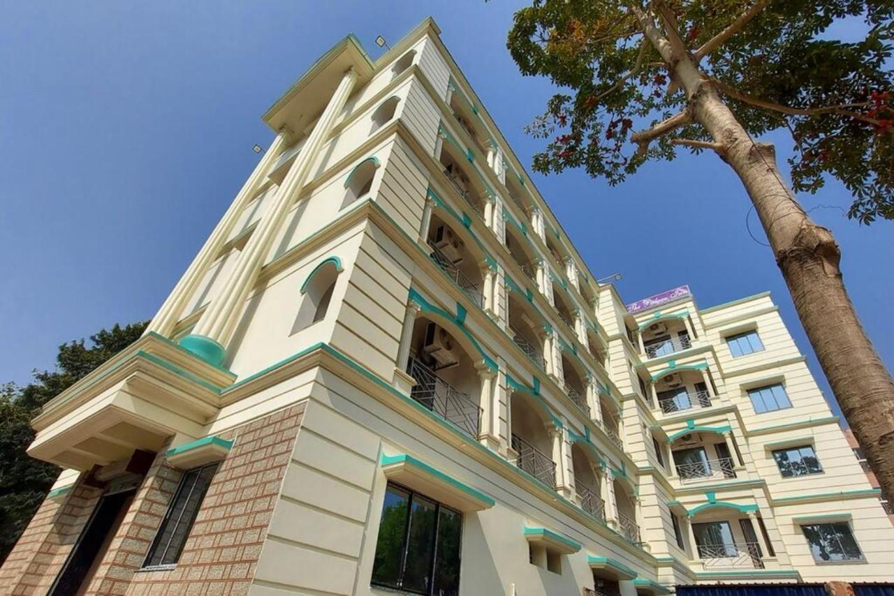 The Palace Inn ดีกา ภายนอก รูปภาพ